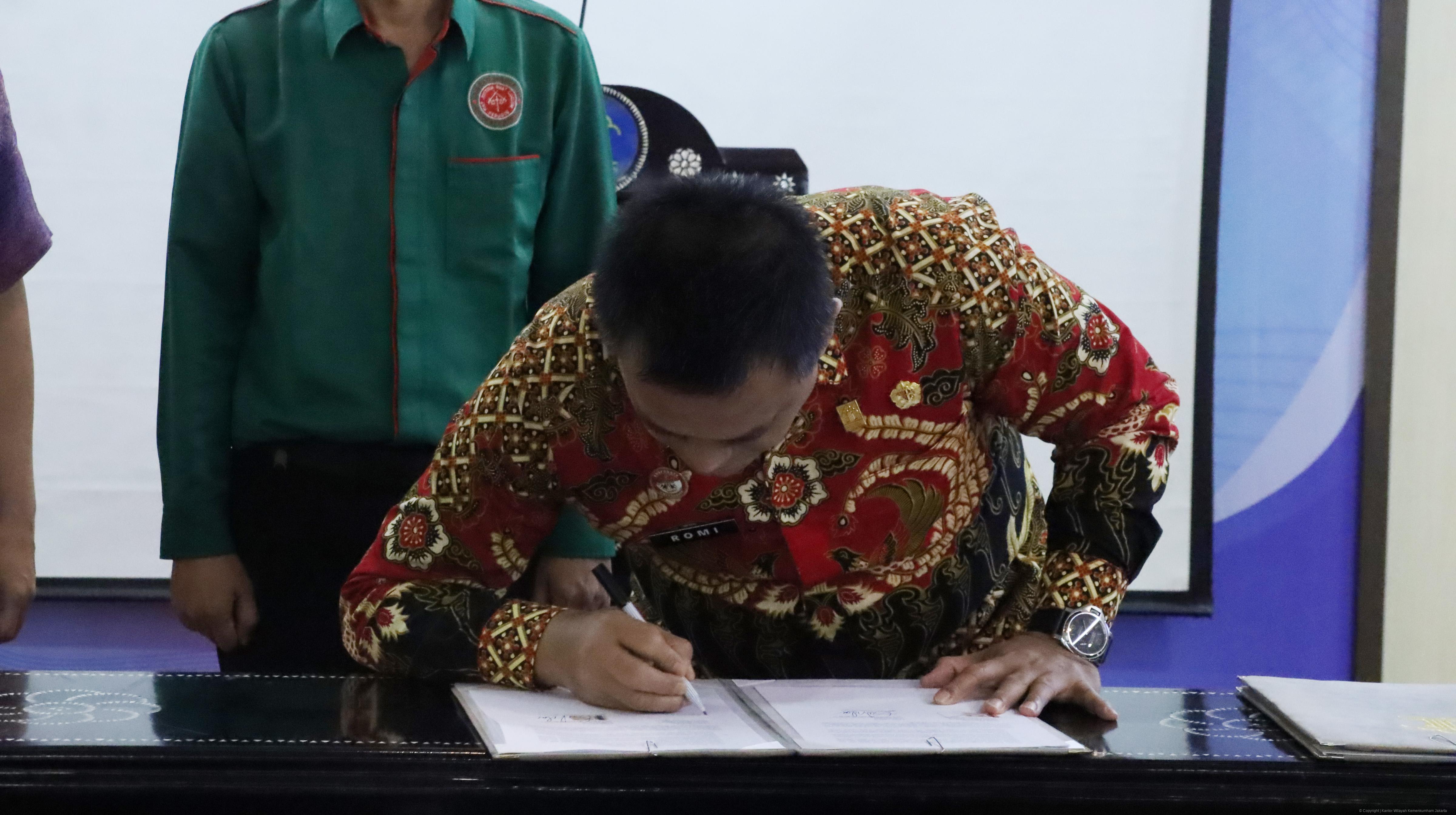 Kanwil Kemenkum DK Jakarta Pastikan Akses Keadilan Lewat Penandatanganan Kontrak Addendum Bantuan Hukum | NEWS TV Indonesia