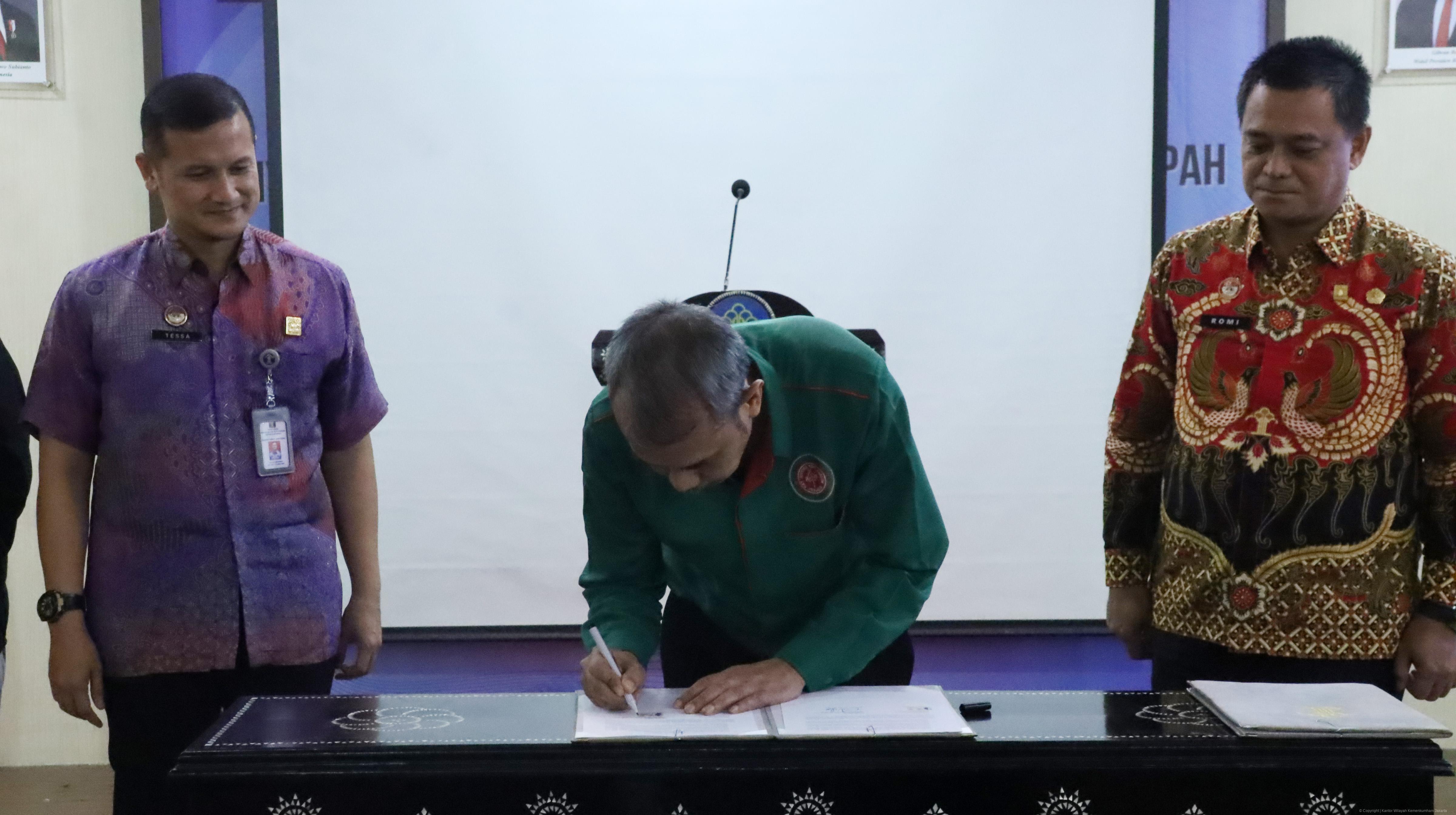 Kanwil Kemenkum DK Jakarta Pastikan Akses Keadilan Lewat Penandatanganan Kontrak Addendum Bantuan Hukum | NEWS TV Indonesia