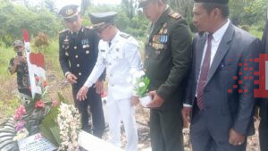 Forkopimcam Siabu gelar Tabur Bunga Usai Upacara Bendera