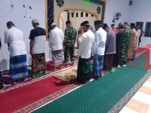 Pererat Silaturahmi Dengan Tokoh Agama, Koramil 1426-01/Polut Sholat Subuh Berjamaah