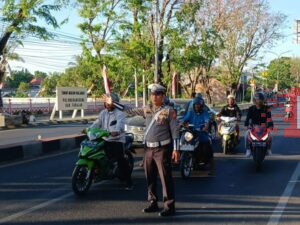 KRYD Commanderwish, Satlantas Polres Takalar Atur Arus Lalu Lintas di Titik Rawan