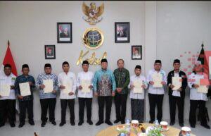 Serahkan 11 Sertipikat Tanah Wakaf untuk PCNU Kalimantan Selatan, Menteri Nusron Dorong Kolaborasi Lintas Organisasi Keagamaan