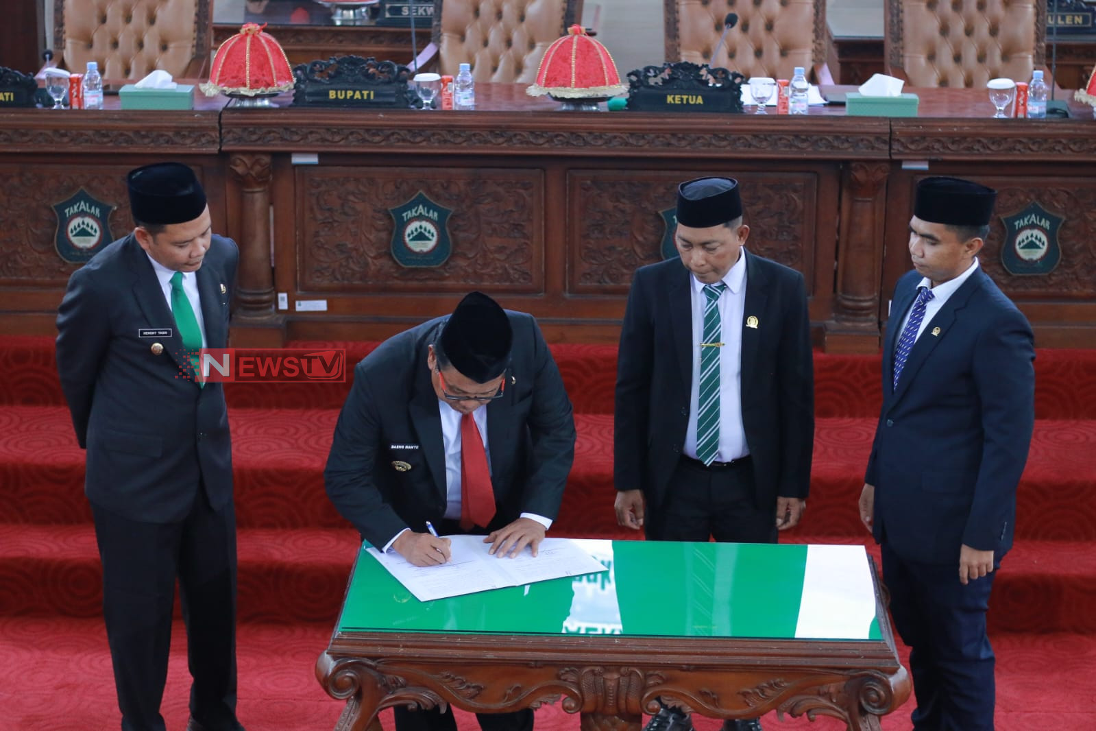 Pemkab Bersama DPRD Takalar Sepakati Rancangan KUA Perubahan dan PPAS Perubahan Tahun Anggaran 2025 | NEWS TV Indonesia