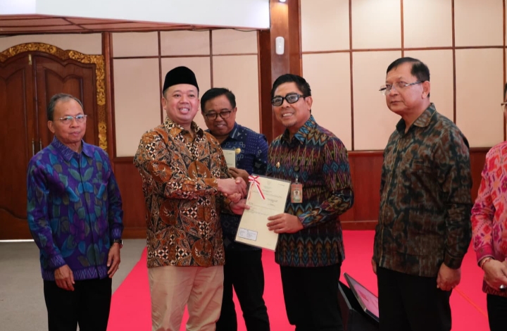 Serahkan Sertipikat di Bali, Menteri Nusron Ungkap Manfaat Sertipikasi Tanah untuk Perekonomian | NEWS TV Indonesia