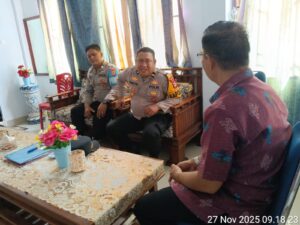 Kapolsek WARA UTARA, Ipda,,ROBERT PAKIDING DANDURU SAMPEALLO Silaturahmi di SMKN 2  Dan Kantor KECAMATAN WARA UTARA KOTA PALOPO