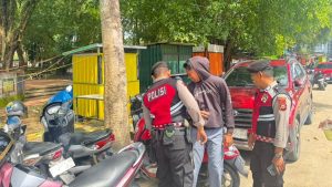 Wujudkan Sinjai Kondusif, Sat Samapta Polres Sinjai Rutin Patroli Siang Sekaligus Beri Edukasi Kamtibmas