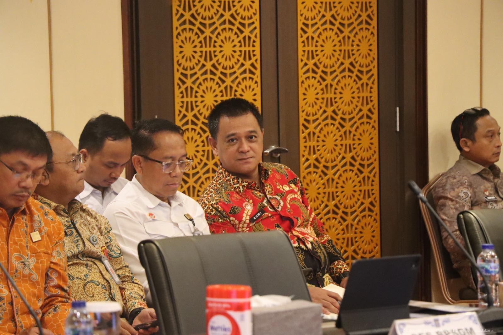 Kepala Dinas PUPR Sumut Tinjau Longsor yang Lumpuhkan Jalur Tarutung&ndash;Sibolga: Pemerintah Kerahkan Alat Berat dan Percepat Pembukaan Akses | NEWS TV Indonesia