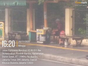 Lokasi Halte Bea Cukai Pondok Bambu Diduga Menjadi Lapak Vermak Levis Ilegal dan Mengganggu Kenyamanan Publik