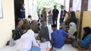 Medco E&P Malaka, IDI, dan RAPI Layani Kesehatan Warga Terdampak Banjir