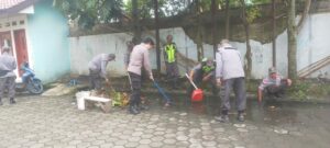 Polsek Panakkukang Razia Miras di Pampang, 35 Liter Ballo Diamankan | NEWS TV Indonesia