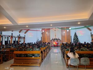 Kasat Lantas Polrestabes Makassar Pantau Arus Lalu Lintas Malam Misa Natal 2025 | NEWS TV Indonesia