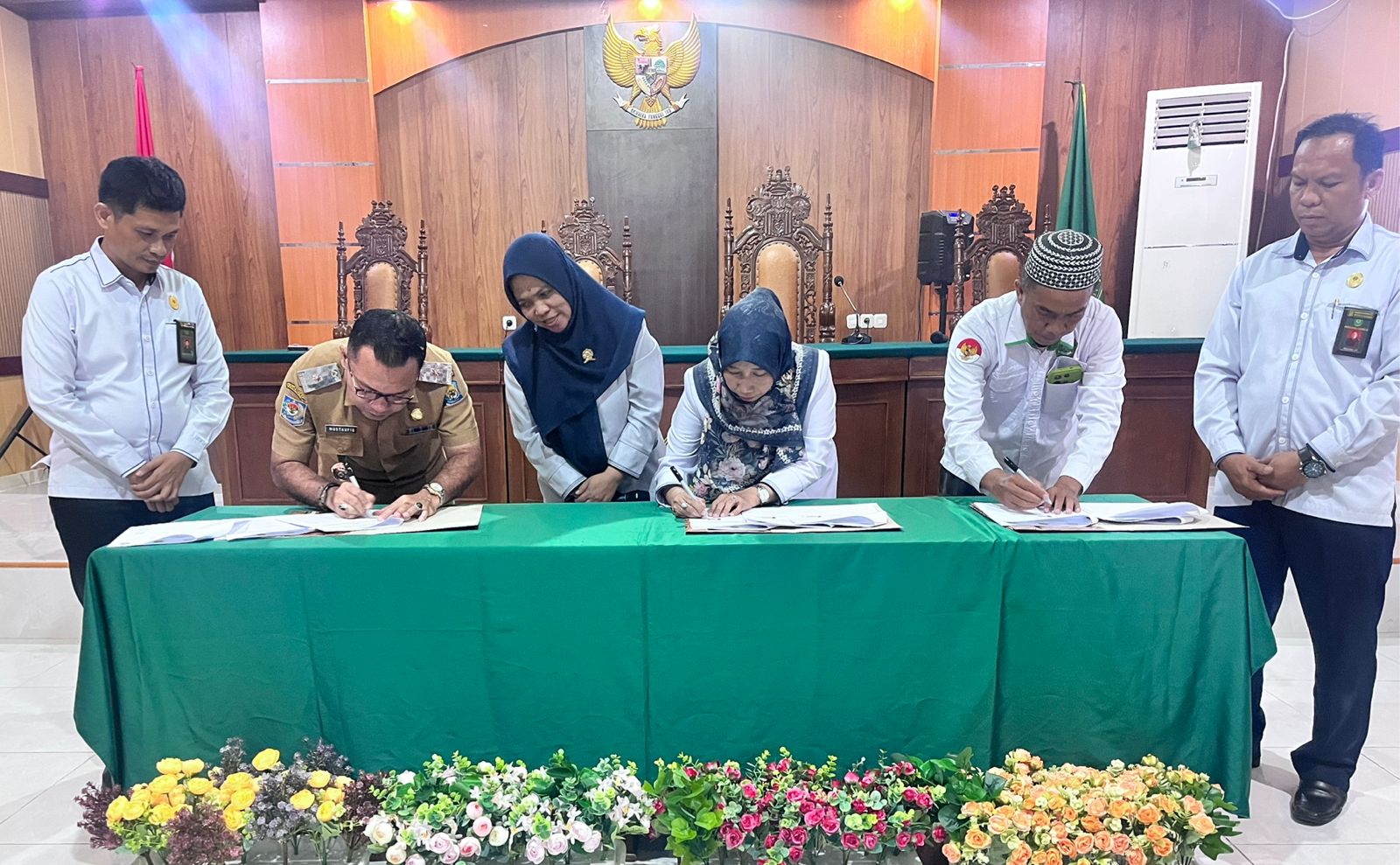 Aksi akhir tahun 2025, Dukcapil, pengadilan agama, dan Kemenag Jeneponto teken kerjasama. | NEWS TV Indonesia