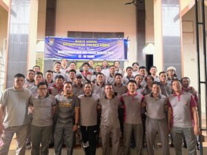 Hari Jadi ke-80 Intelijen Polri, Satintelkam Polres Gowa Berbagi Kepedulian Lewat Kerja Bakti