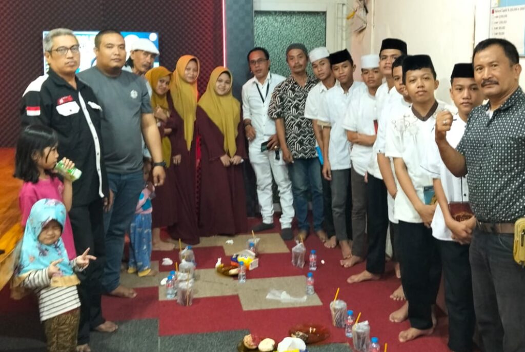 Kantor Media Online Bersama Sambut Malam Pergantian Tahun dengan Doa dan Dzikir Bersama Anak Yatim | NEWS TV Indonesia