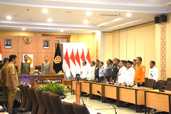 Kesiapsiagaan Nataru 2025/2026: Kasrem 072/Pamungkas Hadiri Rapat Pengamanan di Yogyakarta | NEWS TV Indonesia