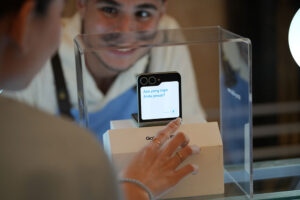 Dari Galaxy S24 ke Z Fold7: Evolusi Galaxy AI yang Menjadikan Samsung Pionir Mobile AI