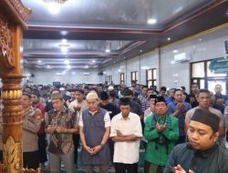 Polrestabes Makassar Sholat Ghoib untuk Korban Pesawat ATR 42-500