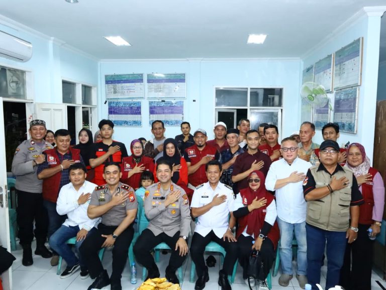 Ngopi Kamtibmas Kapolrestabes Makassar Bersama Tripika, Tokoh Masyarakat dan Warga Maloku Kecamatan Ujung Pandang