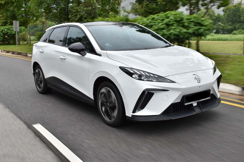 Kelebihan dan Kekurangan MG 4 EV Dibanding Nissan Leaf