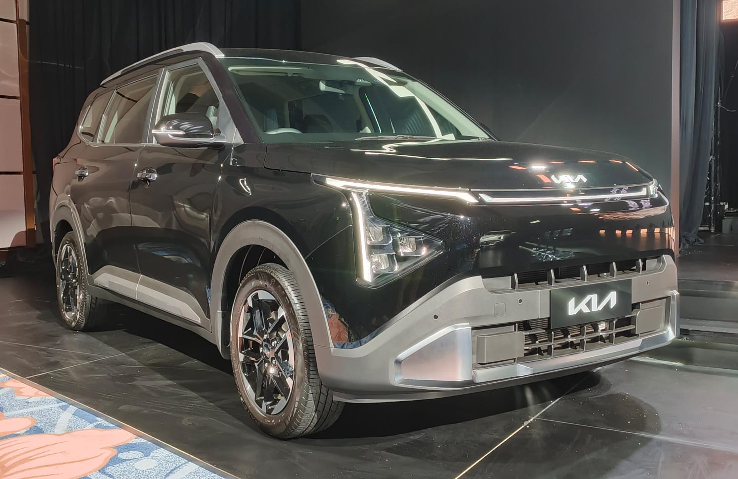 Kia Carens Facelift Tampil Warnai Babak Baru Kia di Indonesia