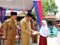Bupati Madina Apresiasi Pemberian Beasiswa Di Desa Suka Ramai