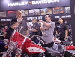 Spesifikasi Harley-Davidson CVO Street Glide Blue Streak