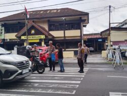Polsek Mamajang Gelar Giat Pembagian Takjil, Wujud Kepedulian di Bulan Suci Ramadhan