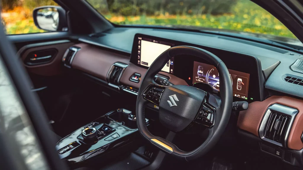 interior suzuki e vitara - Moladin