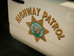 Wujudkan Kamseltibcarlantas, Sat Samapta dan Sat Lantas Polres Sinjai Rutin Kawal Ketertiban Jalan Raya