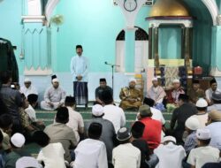 Bupati Madina Imami Shalat Subuh Di Mompang Jar