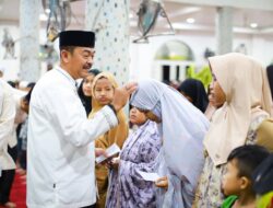 Bupati Madina Tarawih Di Kota Siantar Santuni 110 Anak Yatim Dan Piatu