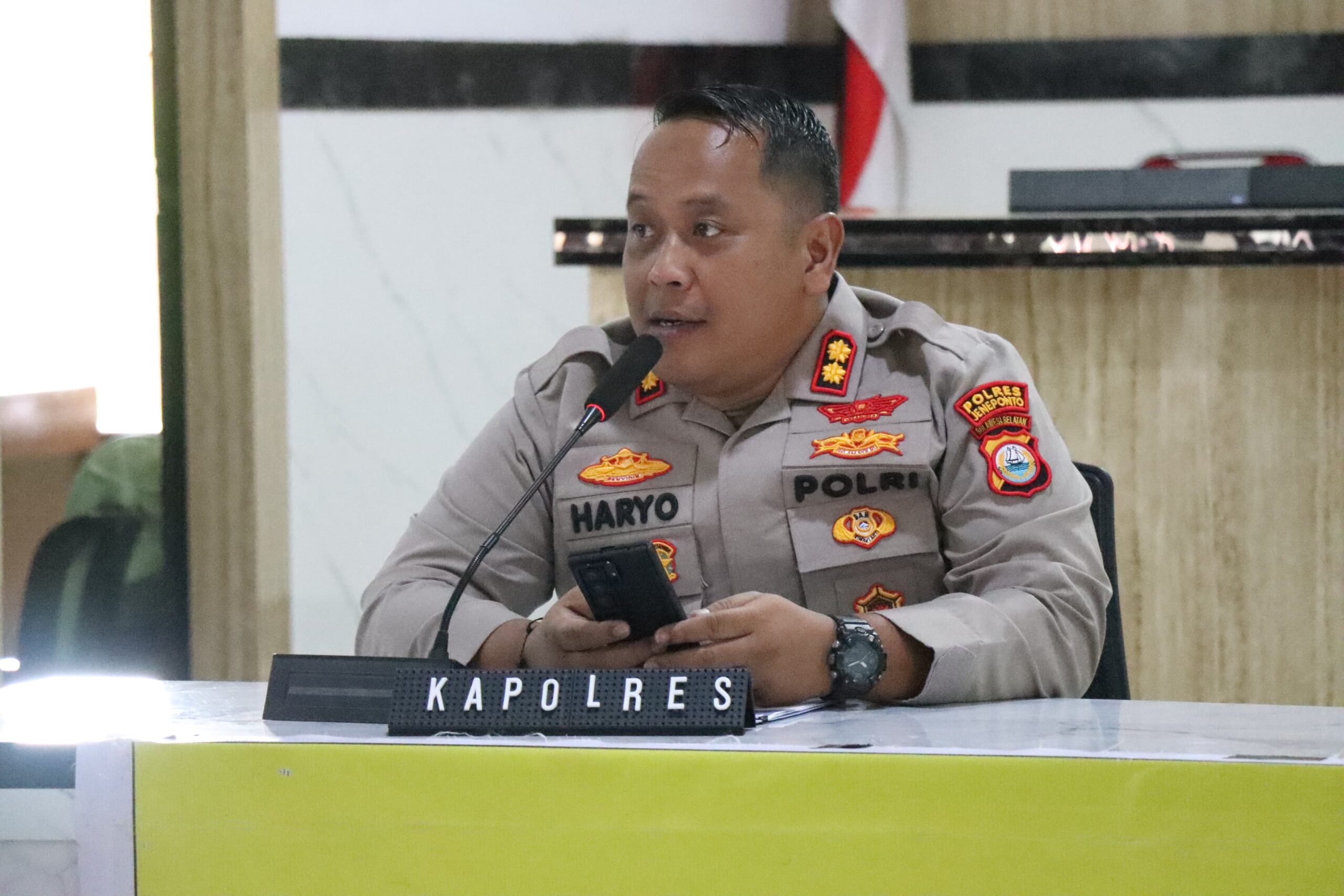 Gudang Penimbunan BBM Dekat Polres