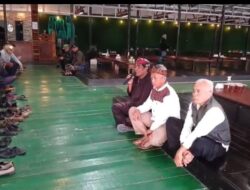 Dipimpin Apih Henda, Buka Bersama Jaringan Komunikasi Warga Selacau Penuh Kebersamaan