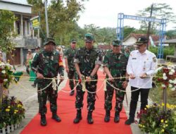 Didampingi Danrem 072/Pmk, Pangdam IV/Diponegoro Resmi Akhiri TMMD Reguler di Kebumen