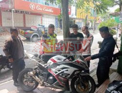 Motor Pemudik Mogok, Polisi Polsek Muntilan Sigap Beri Bantuan