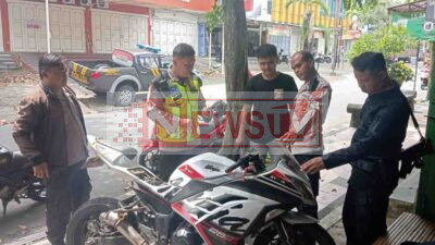 Motor Pemudik Mogok, Polisi Polsek Muntilan Sigap Beri Bantuan | NEWS TV