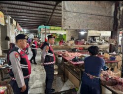 Jaga Kamtibmas di Bulan Suci, Turjawali 1 Polres Gowa Hadir di Tengah Pedagang Pasar