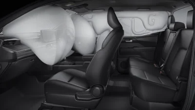 eksterior Toyota Hilux Travo-e - Moladin