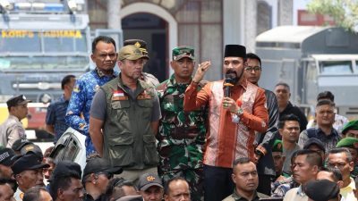 Sambut Pendemo, Bupati Al-Farlaky Jawab Lugas dan Tegas Tuntutan Massa | NEWS TV Indonesia