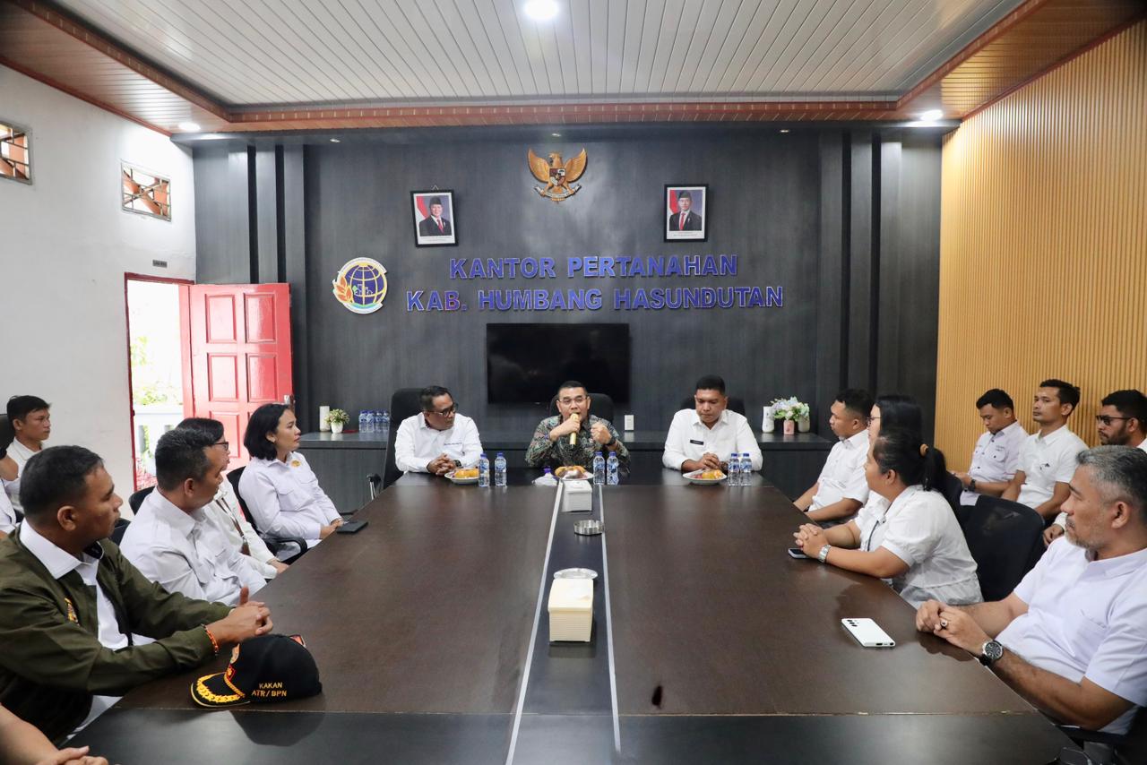 Kunjungi Kantah Kabupaten Humbang Hasundutan, Wamen Ossy Tekankan Pentingnya Akurasi Data Pertanahan | NEWS TV Indonesia