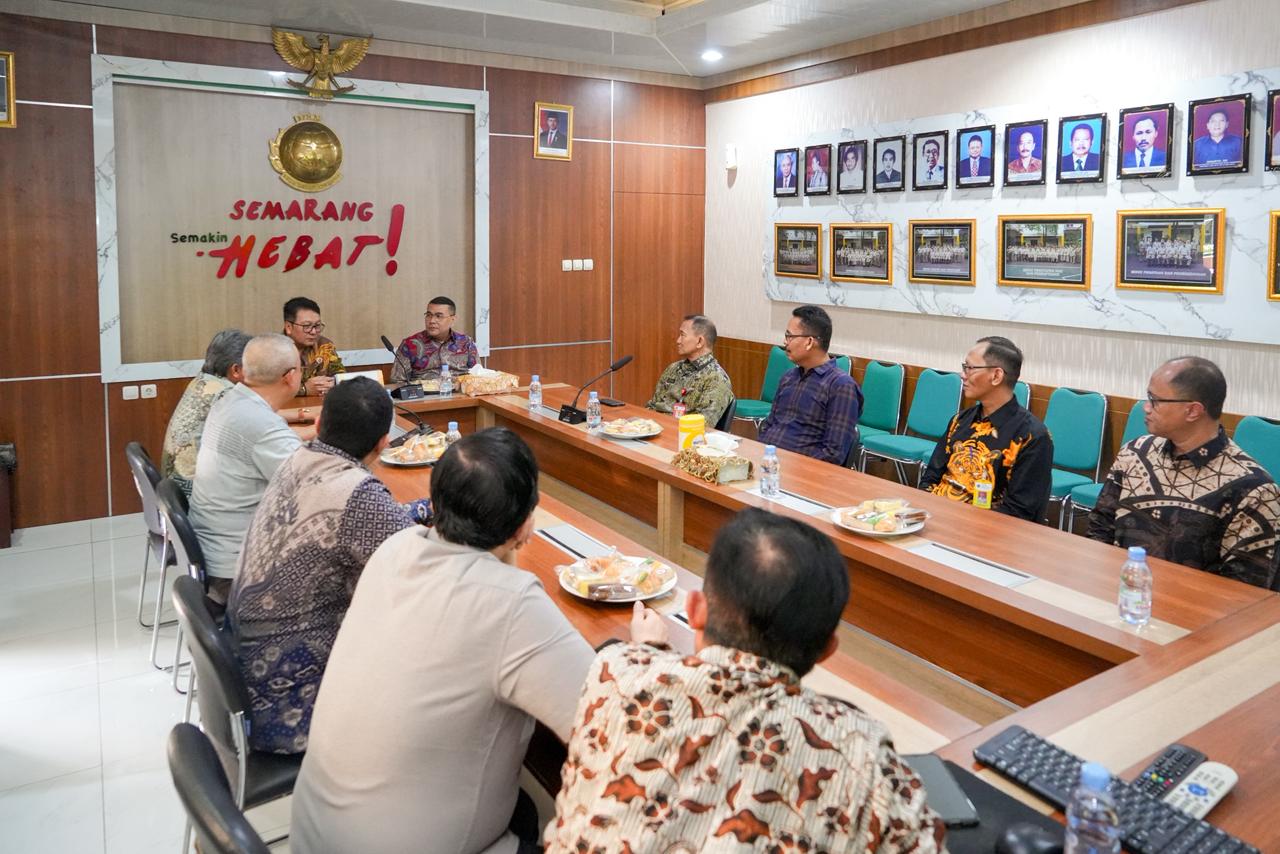 Tinjau Pelayanan Kantah Kota Semarang, Wamen Ossy: Jangan Tunda Berkas, Percepat Layanan Pertanahan | Newstv Indonesia