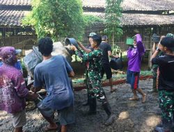 Warga Sidorejo Sinergi Satgas TMMD Reguler Kodim 0731/Kulon Progo Lakukan Pengecoran Jalan