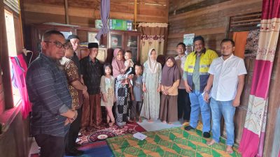 PT Sorik Mas Mining Serahkan Tali Asih Kepada Keluarga Almarhum Zakaria Siregar | Newstv Indonesia