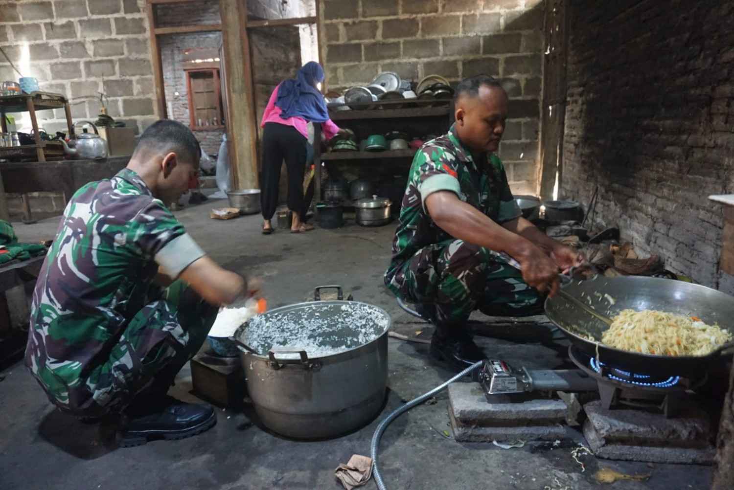 TNI Satgas TMMD Kulon Progo Dari Bangun Jalan Sampai Urusan Dapur | Newstv Indonesia