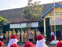 Bhabinkamtibmas Sedayu Polsek Muntilan Jadi Pembina Upacara Senin di Sekolah