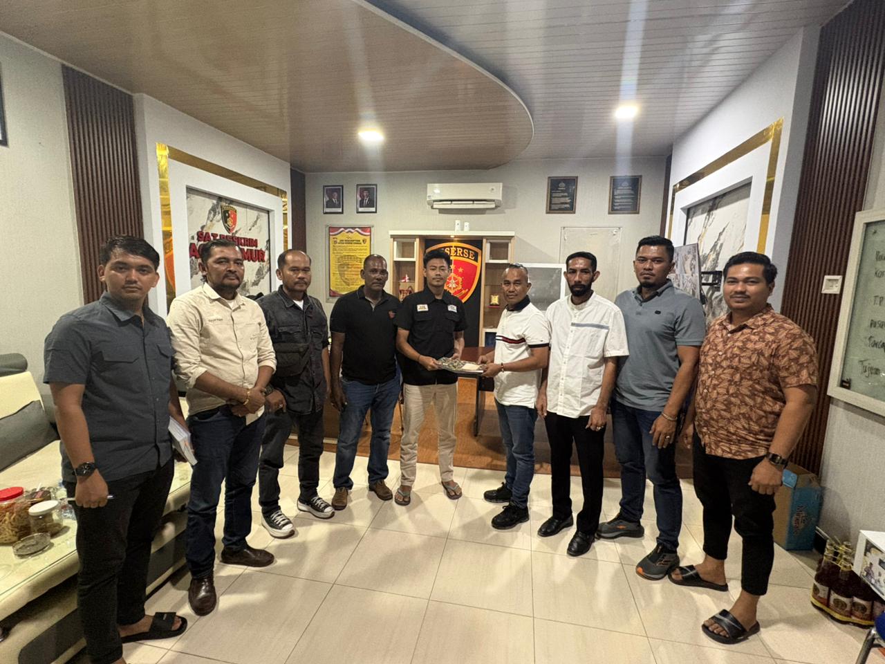 Bupati Al-Farlaky Tempuh Jalur Hukum, Akun - Akun Penyebar Fitnah Dilaporkan | Newstv Indonesia