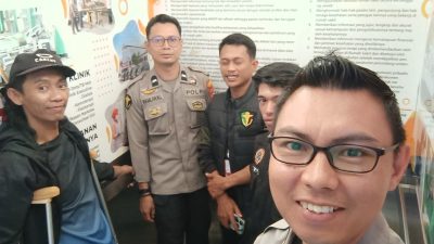 Hidup Sebatang Kara Pasca Kecelakaan, Dg Tompo Dapat Bantuan Penuh Polres Jeneponto* | Newstv Indonesia