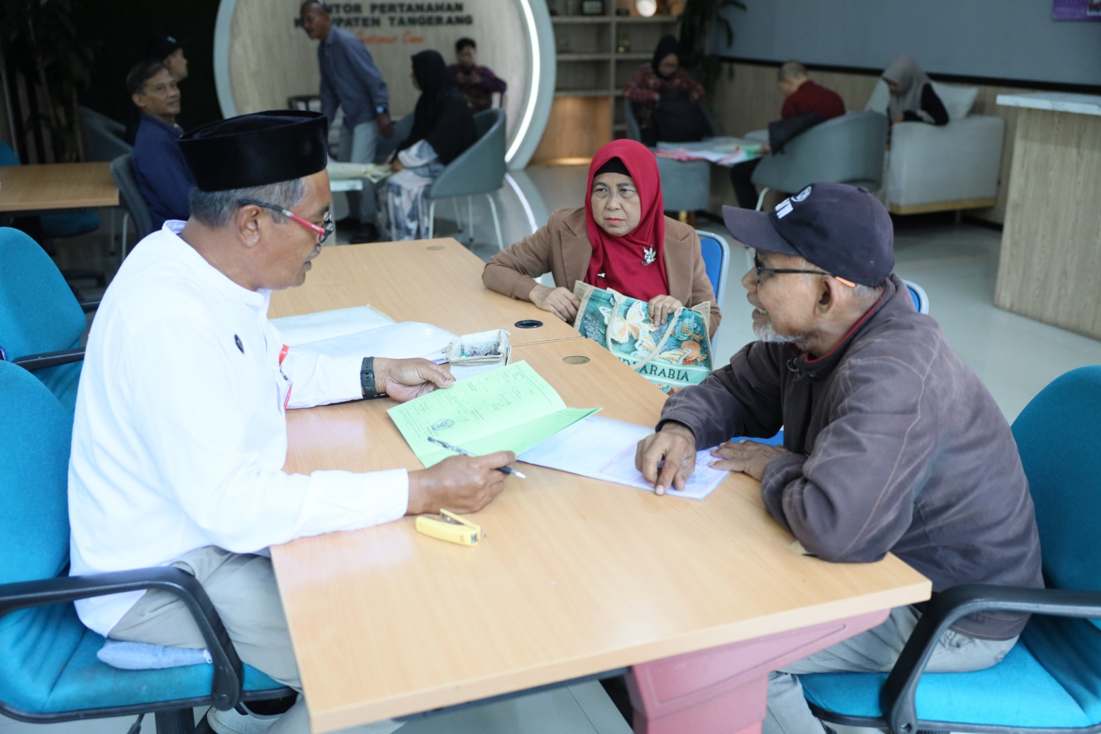 Antusiasme Warga Menanti Sertipikat Elektronik Usai Pengurusan Roya | Newstv Indonesia