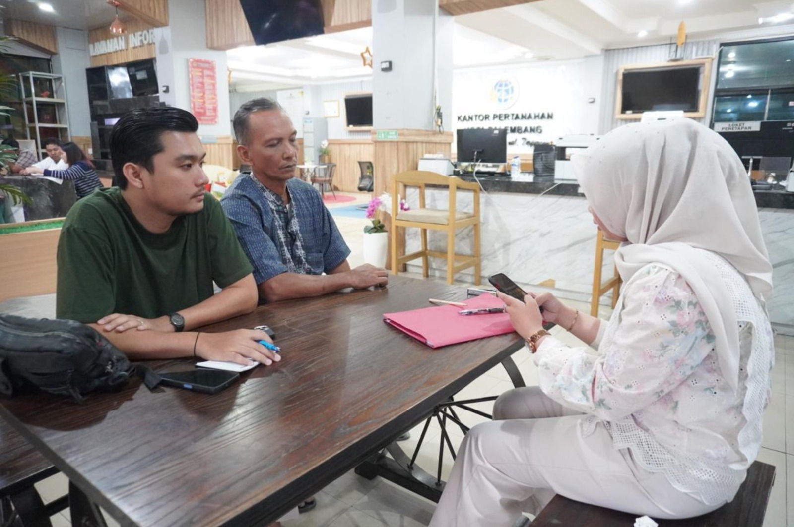 Banyak Membantu, Warga Minta BPN Sediakan Layanan Lebih Banyak Lagi di PELATARAN | Newstv Indonesia