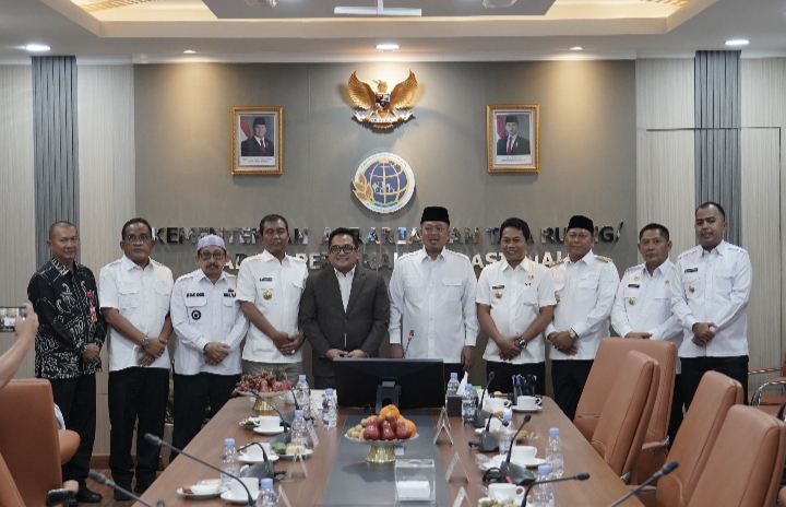 Rakor Bersama para Kepala Daerah di Kalsel, Menteri Nusron: Penentuan Lokasi LP2B Menjadi Kewenangan Daerah | Newstv Indonesia